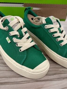 Cariuma Green Canvas Sneakers with Cream Laces